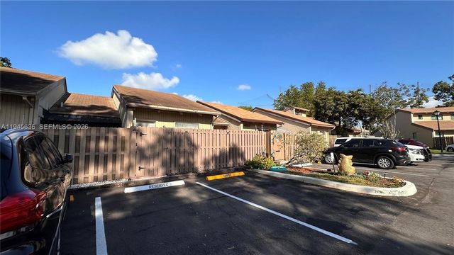 8189 SW 24th St 8189, Davie, FL 33324