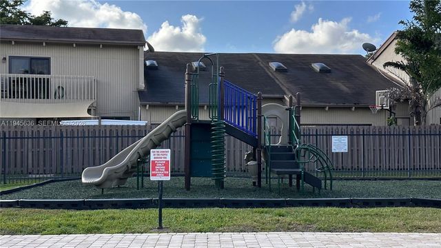 8189 SW 24th St 8189, Davie, FL 33324