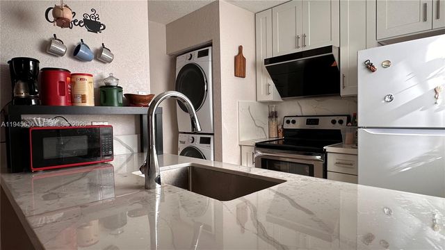 8189 SW 24th St 8189, Davie, FL 33324