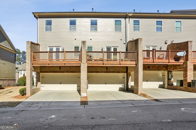 7395 Glisten Avenue, Sandy Springs, GA 30328