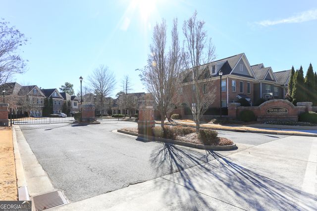 7395 Glisten Avenue, Sandy Springs, GA 30328