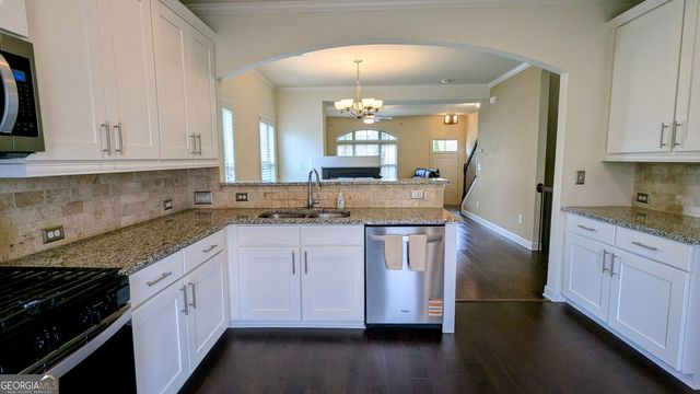 7395 Glisten Avenue, Sandy Springs, GA 30328