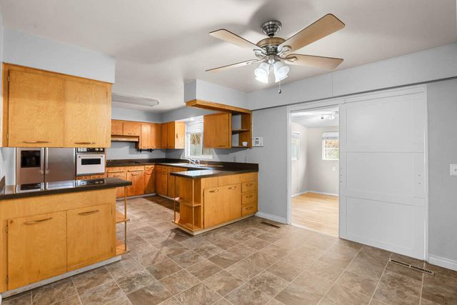 1594 Velia Street, Medford, OR 97504