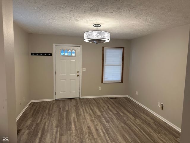 830 N California Street, Indianapolis, IN 46202