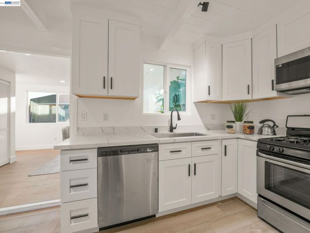 36605 Hafner St, Newark, CA 94560