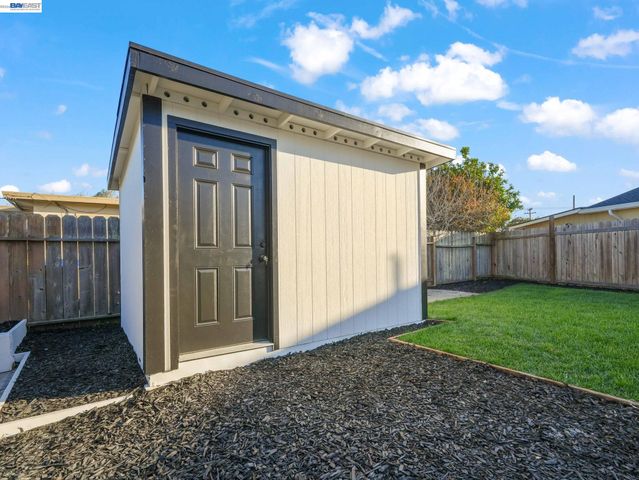 36605 Hafner St, Newark, CA 94560