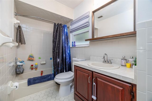 966 BRAMBLE BUSH CIRCLE W, Port Orange, FL 32127