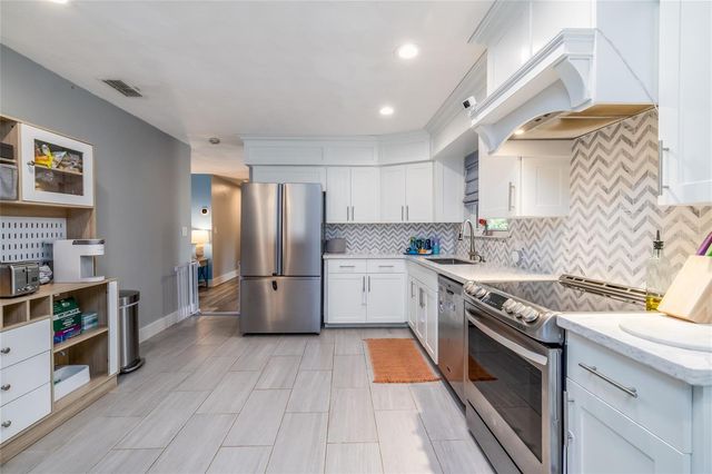 966 BRAMBLE BUSH CIRCLE W, Port Orange, FL 32127