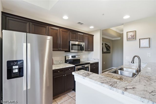 8251 Pathfinder LOOP 633, Fort Myers, FL 33919