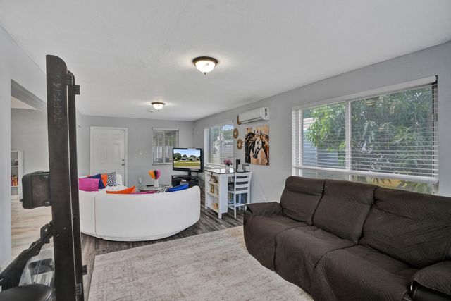 2320 NW 191st Terrace, Miami Gardens, FL 33056
