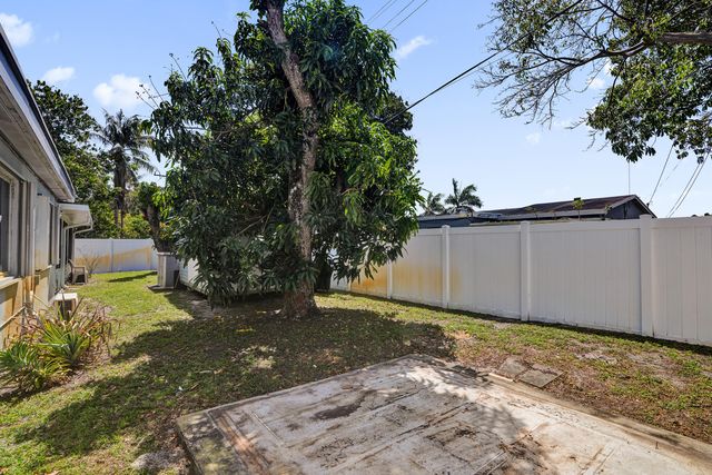 2320 NW 191st Terrace, Miami Gardens, FL 33056