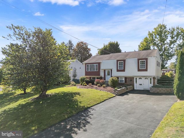 2120 GREYHORSE DR, Warrington, PA 18976