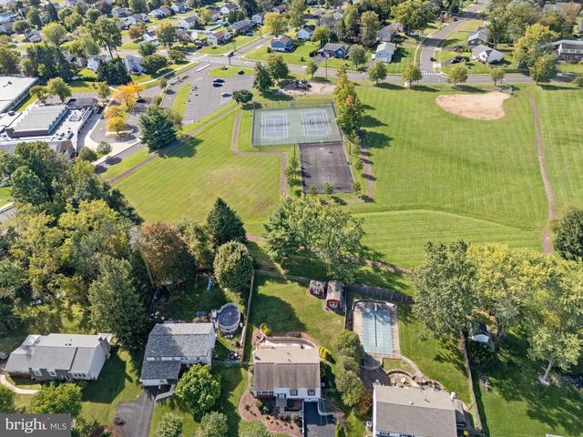 2120 GREYHORSE DR, Warrington, PA 18976