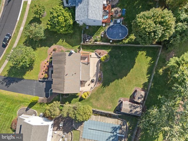 2120 GREYHORSE DR, Warrington, PA 18976