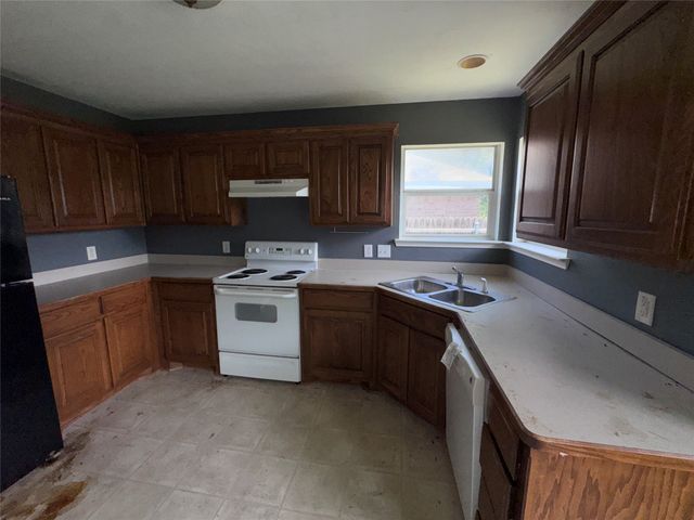 517 Birch Street, Crowley, TX 76036