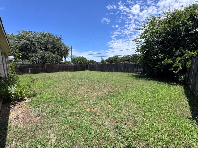 517 Birch Street, Crowley, TX 76036