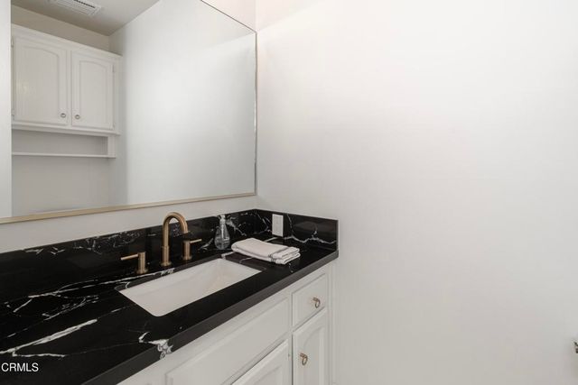 9100 Saint Cloud Lane, Bakersfield, CA 93311
