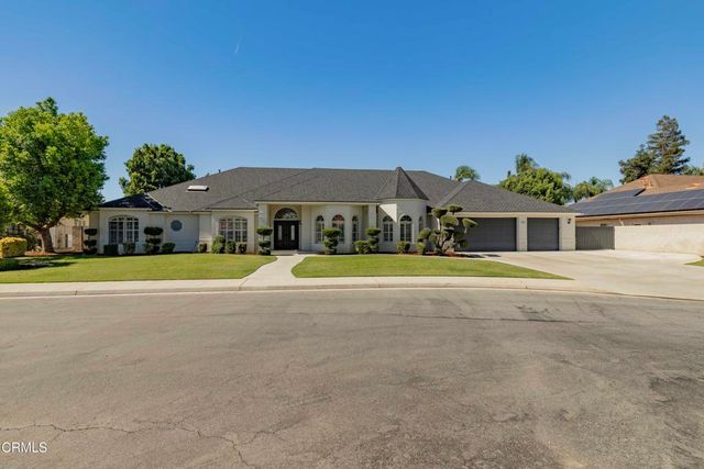 9100 Saint Cloud Lane, Bakersfield, CA 93311