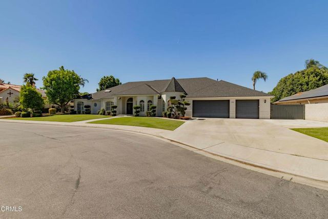 9100 Saint Cloud Lane, Bakersfield, CA 93311