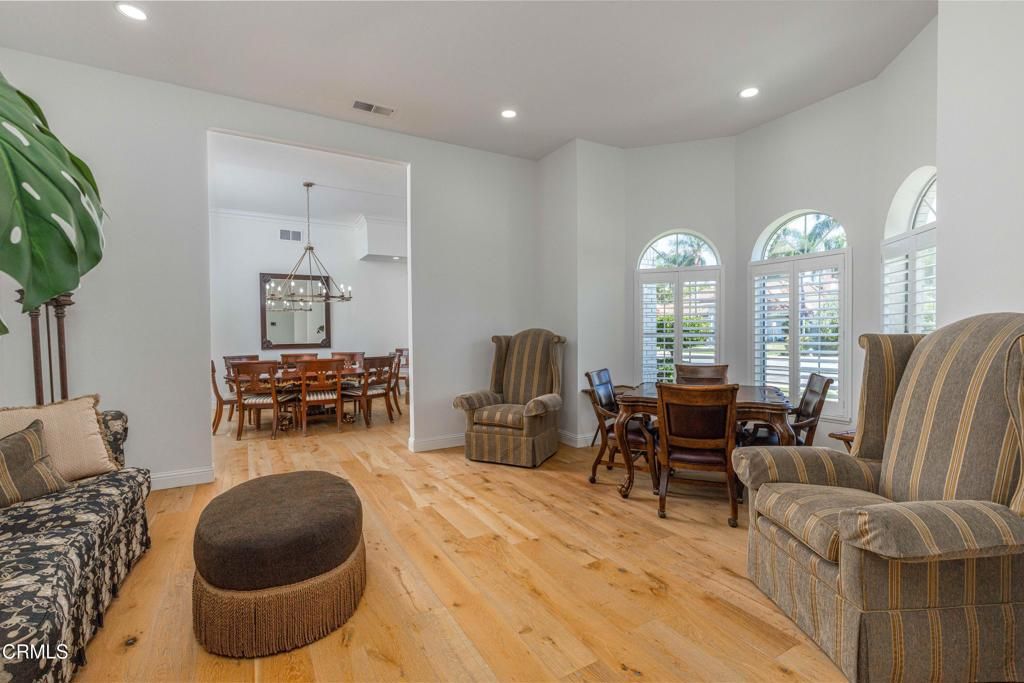 Image 10 of property listing at 9100 Saint Cloud Lane, Bakersfield, CA 93311