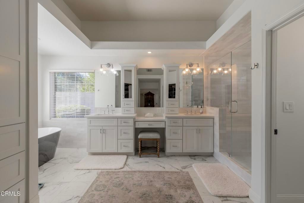 Image 26 of property listing at 9100 Saint Cloud Lane, Bakersfield, CA 93311