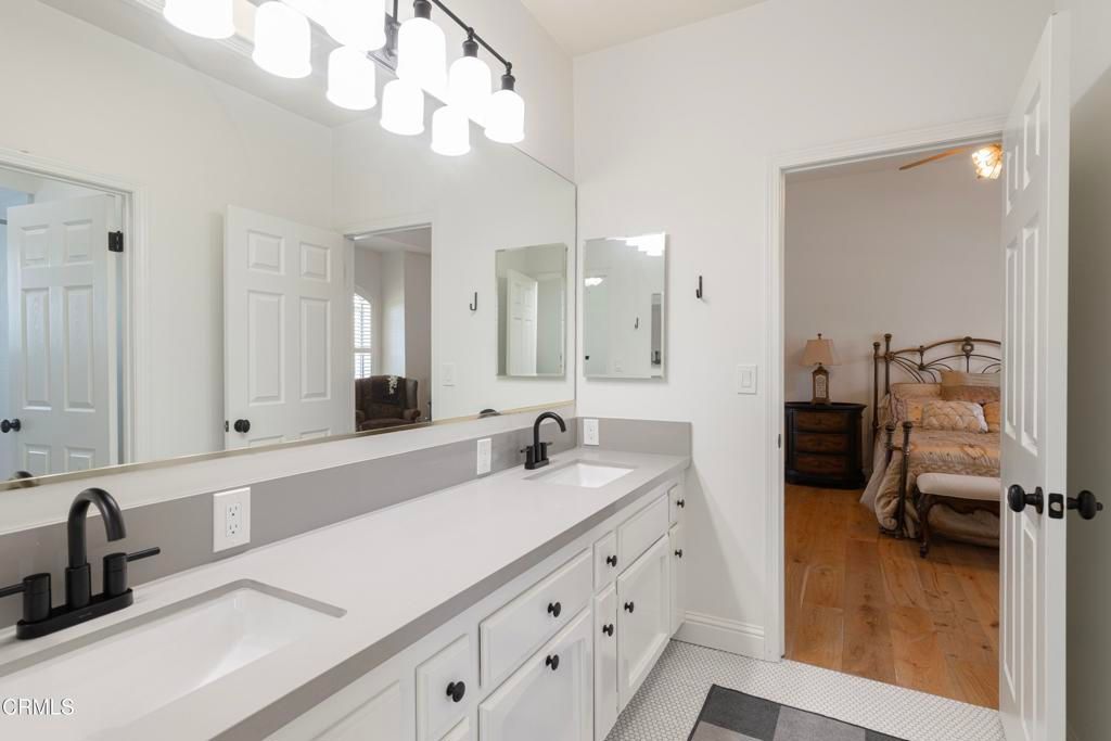 Image 31 of property listing at 9100 Saint Cloud Lane, Bakersfield, CA 93311