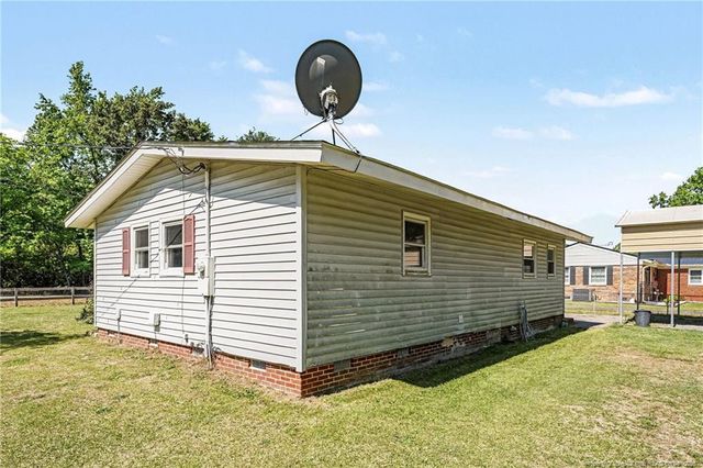 420 Wallace Mclean Road, Raeford, NC 28376