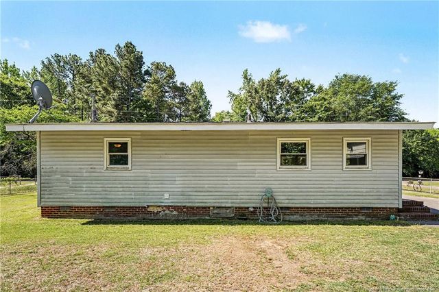 420 Wallace Mclean Road, Raeford, NC 28376