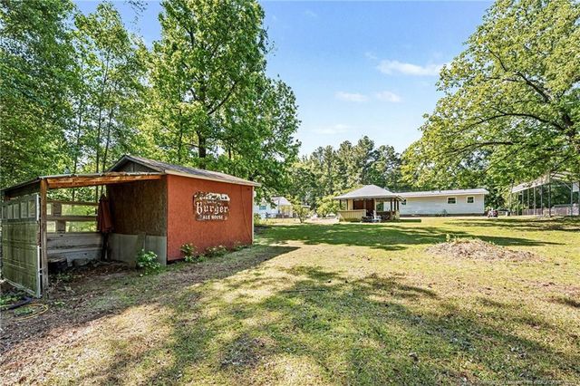420 Wallace Mclean Road, Raeford, NC 28376
