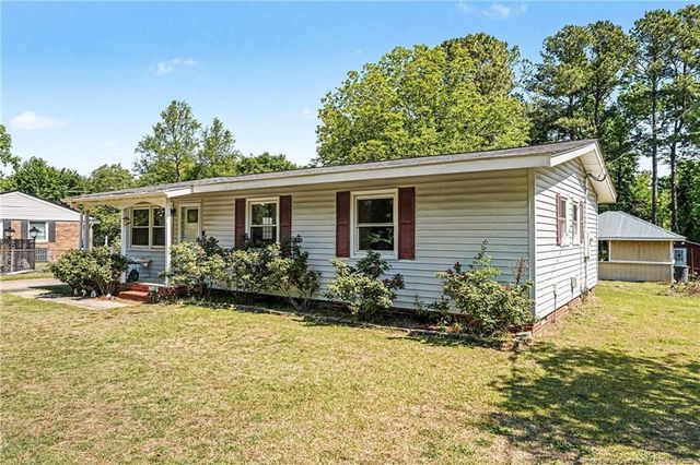420 Wallace Mclean Road, Raeford, NC 28376