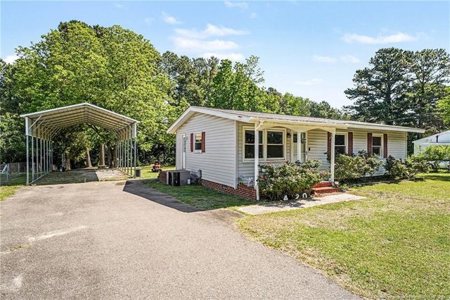 420 Wallace Mclean Road, Raeford, NC 28376