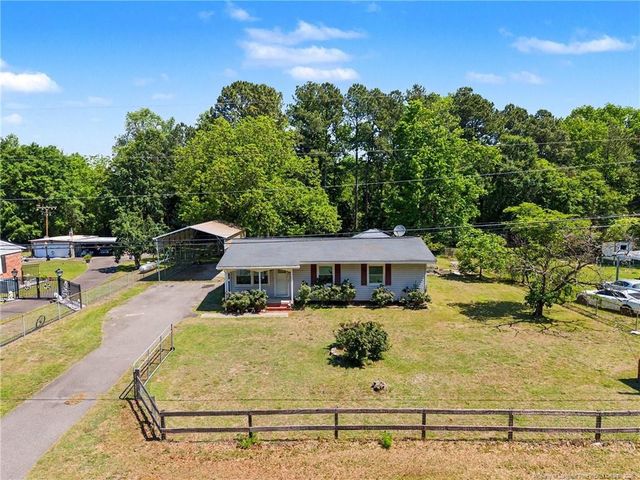 420 Wallace Mclean Road, Raeford, NC 28376
