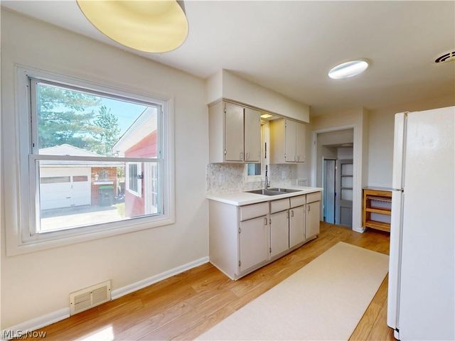 1713 Empire Road, Wickliffe, OH 44092