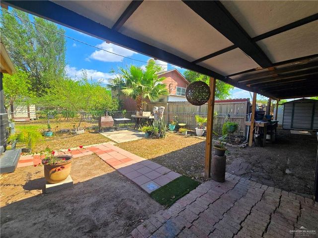 943 W Bowie Avenue, Alamo, TX 78516