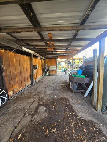 943 W Bowie Avenue, Alamo, TX 78516