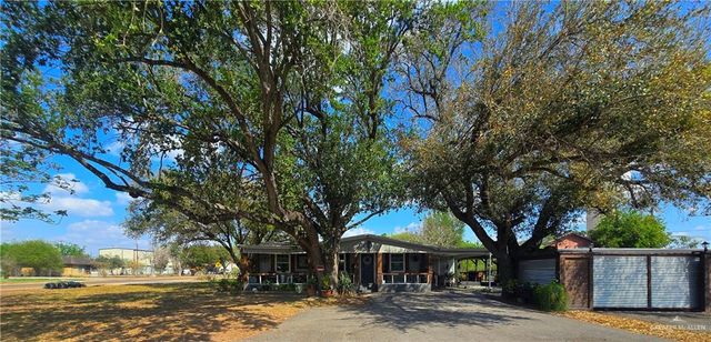 943 W Bowie Avenue, Alamo, TX 78516