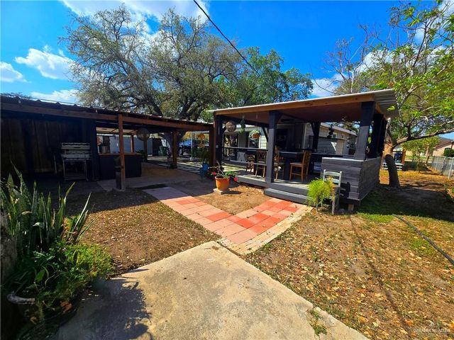 943 W Bowie Avenue, Alamo, TX 78516