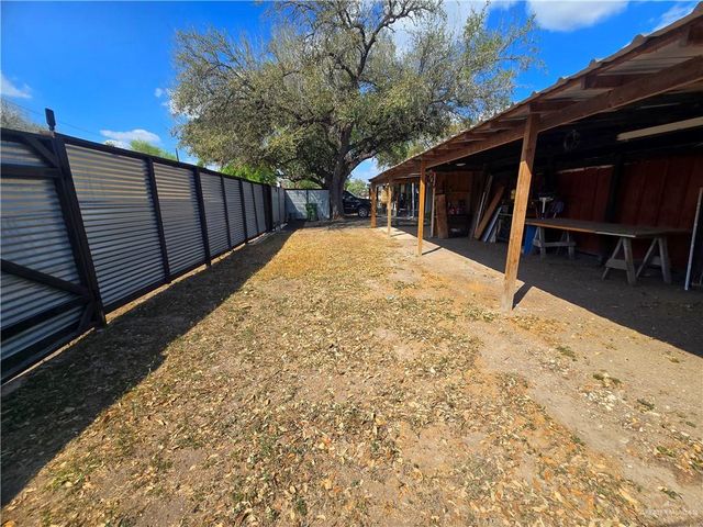 943 W Bowie Avenue, Alamo, TX 78516