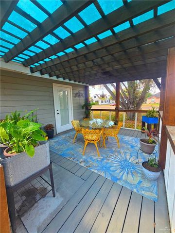 943 W Bowie Avenue, Alamo, TX 78516