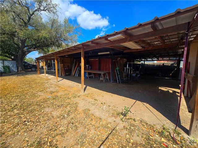 943 W Bowie Avenue, Alamo, TX 78516