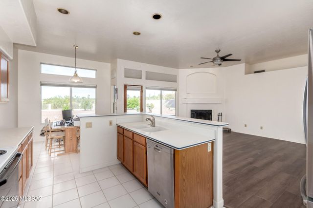 6697 N Shadow Run Drive, Tucson, AZ 85704