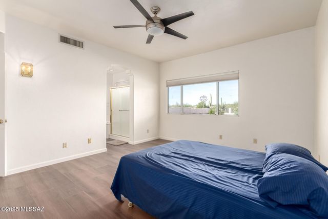 6697 N Shadow Run Drive, Tucson, AZ 85704