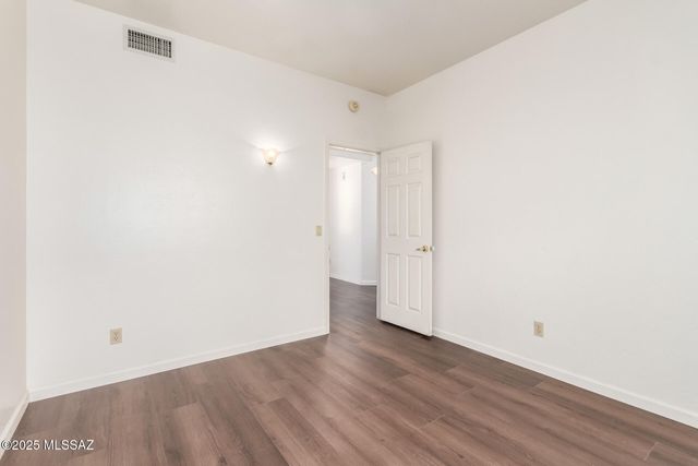 6697 N Shadow Run Drive, Tucson, AZ 85704