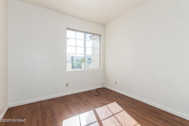 6697 N Shadow Run Drive, Tucson, AZ 85704