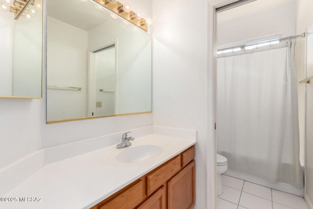 6697 N Shadow Run Drive, Tucson, AZ 85704