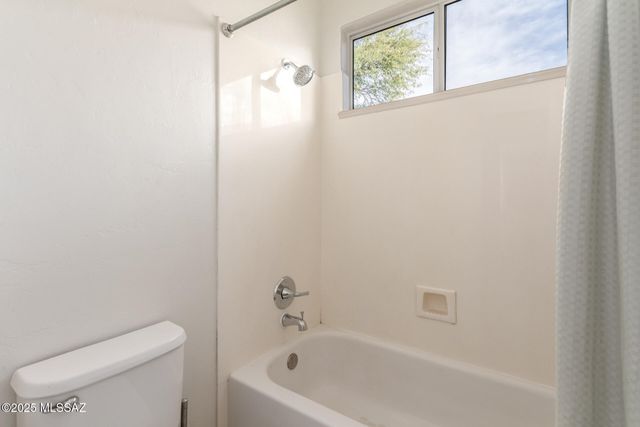 6697 N Shadow Run Drive, Tucson, AZ 85704