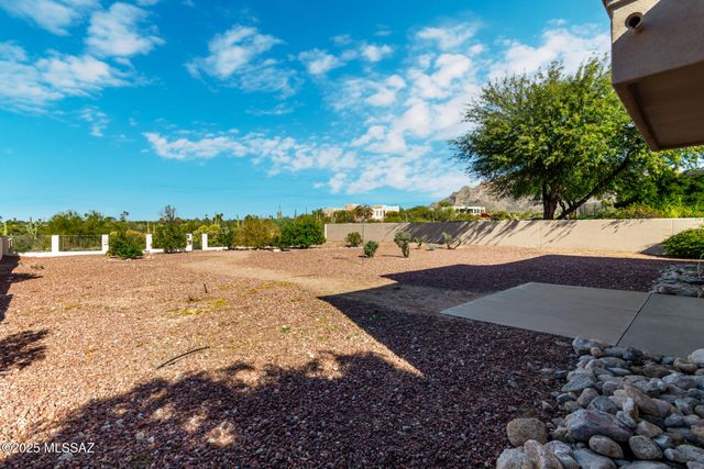 6697 N Shadow Run Drive, Tucson, AZ 85704