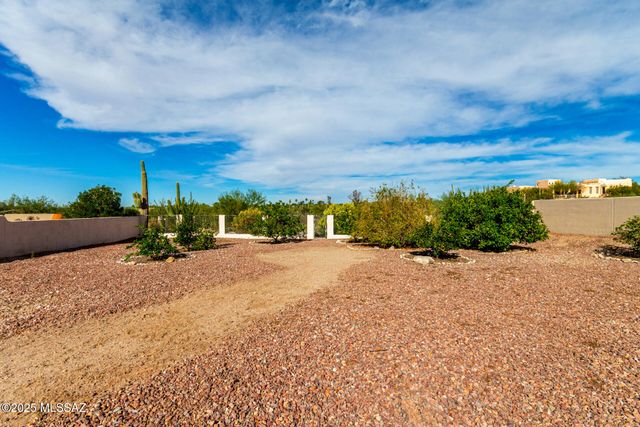 6697 N Shadow Run Drive, Tucson, AZ 85704