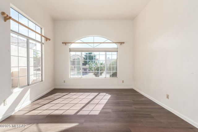 6697 N Shadow Run Drive, Tucson, AZ 85704