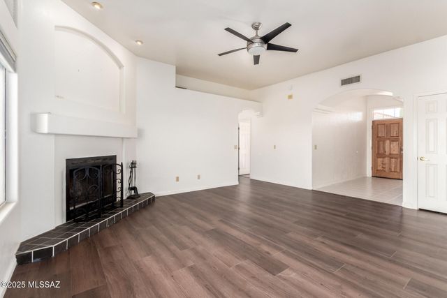 6697 N Shadow Run Drive, Tucson, AZ 85704